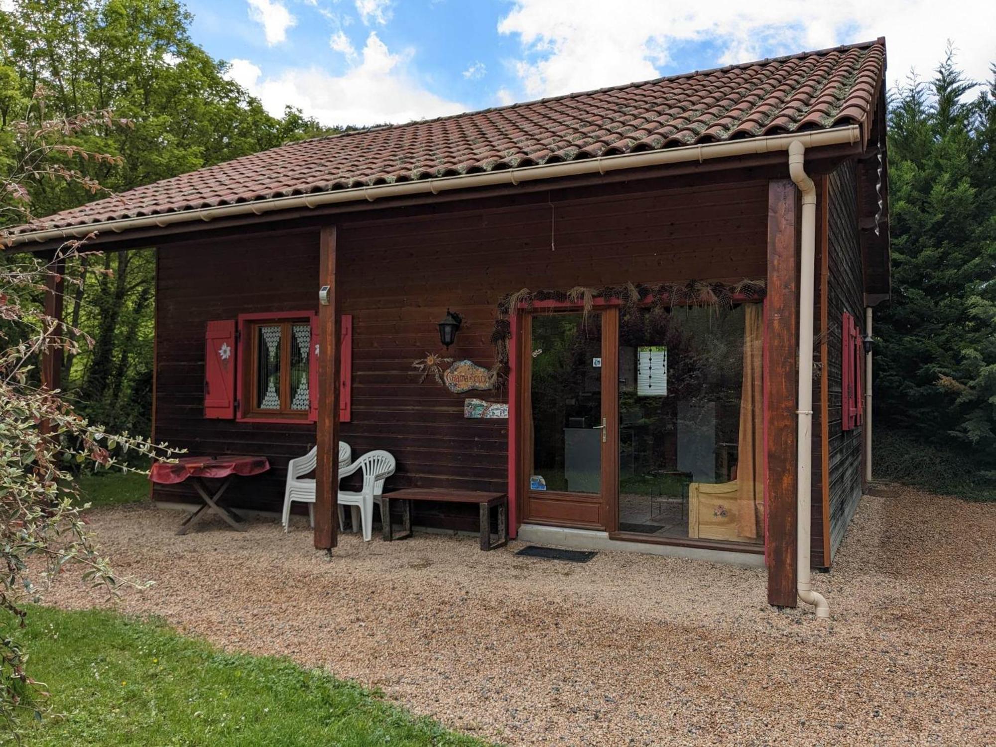 Les Chalets De La Vigne Grande Saint-Floret Extérieur photo